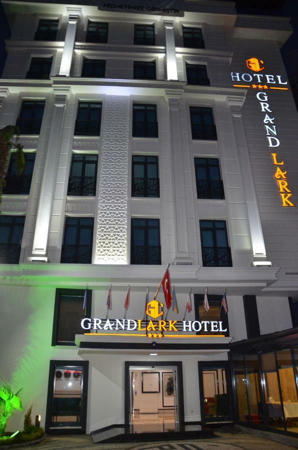 Grand Lark Hotel อดาลาร์ ภายนอก รูปภาพ