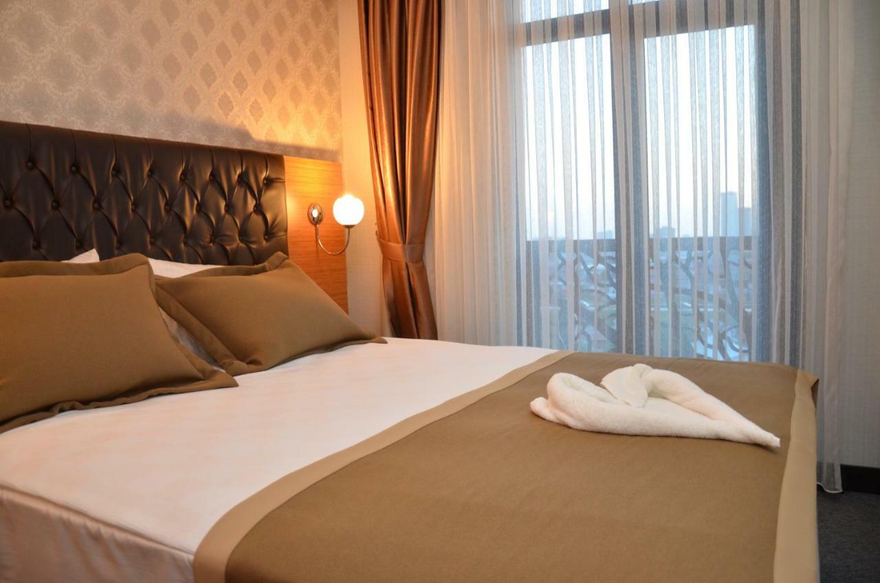 Grand Lark Hotel อดาลาร์ ภายนอก รูปภาพ