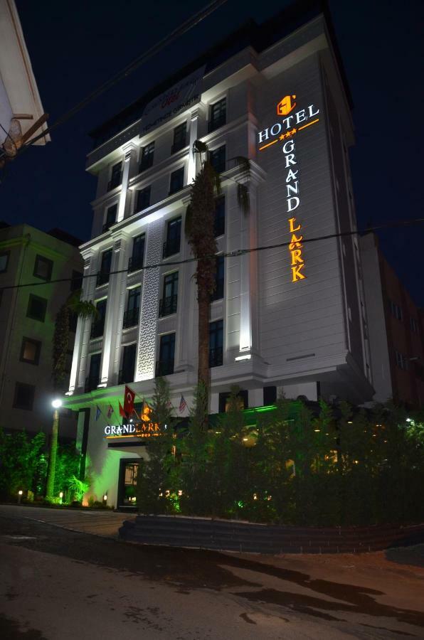 Grand Lark Hotel อดาลาร์ ภายนอก รูปภาพ
