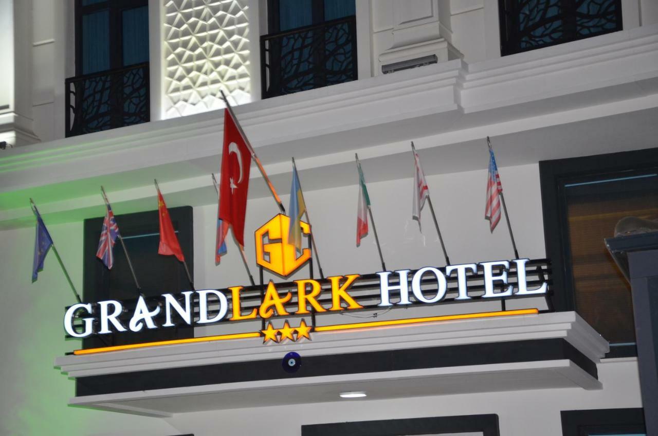 Grand Lark Hotel อดาลาร์ ภายนอก รูปภาพ